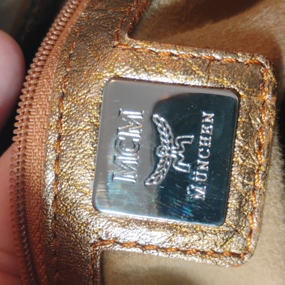 MCM White and Gold Handbag - Picture 7 of 9